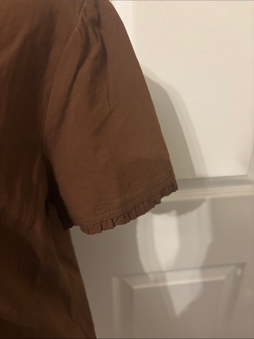 Universal Thread Brown Ruffle-Trim Button Down Blouse Small - Picture 4 of 8